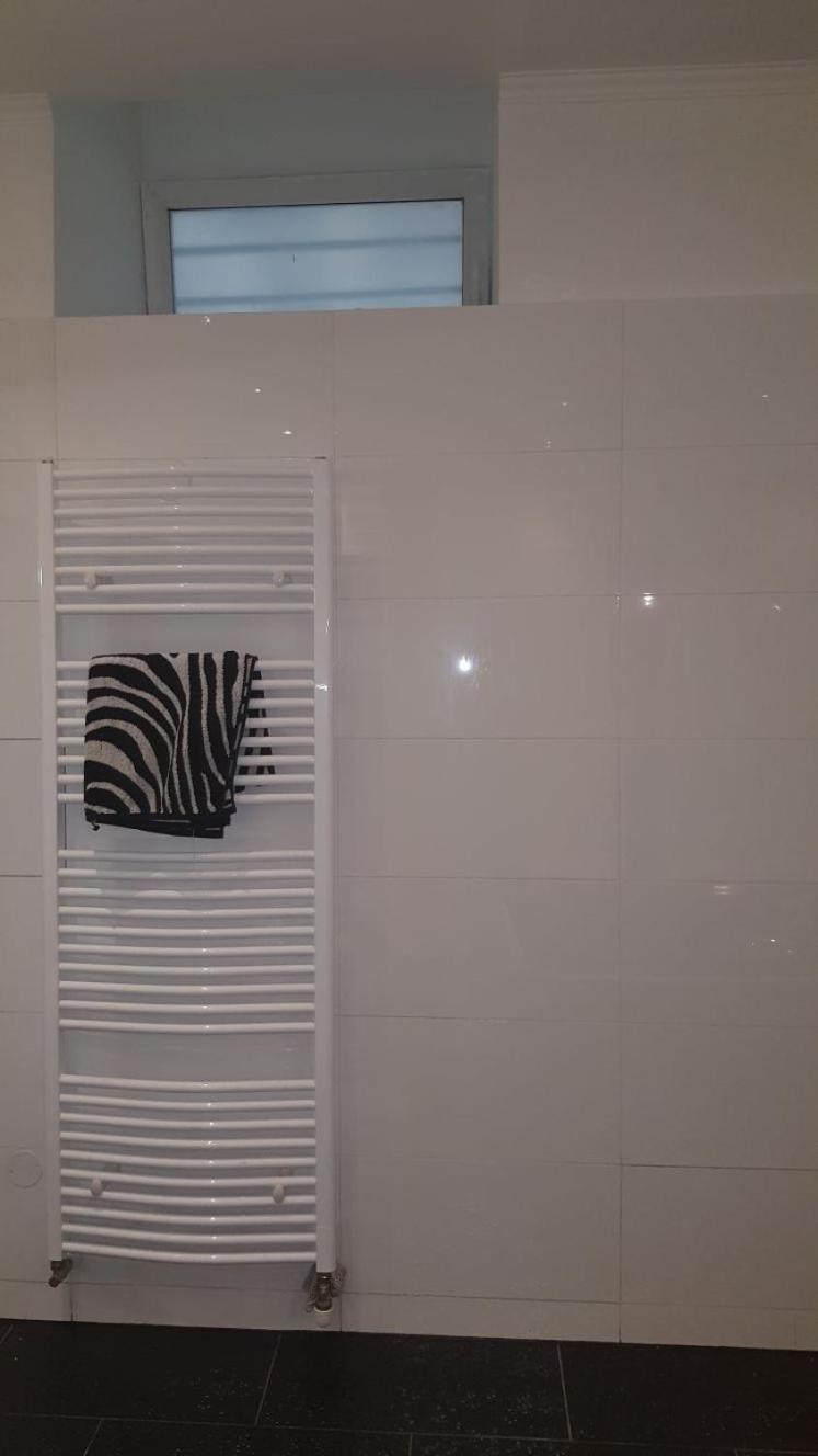 Grosse Wohnung Naehe Zentrum Vienna Luaran gambar